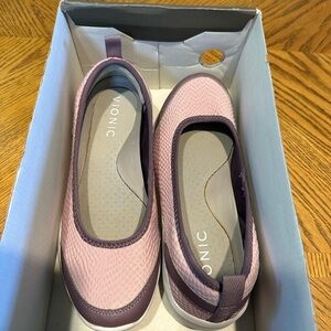 Vionic Women's Sky Sena Ballet Flat Lilac size 8 (New in box)
